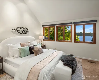 $3,850,000 | 4889 Forest Avenue Southeast, Mercer Island, WA 98040