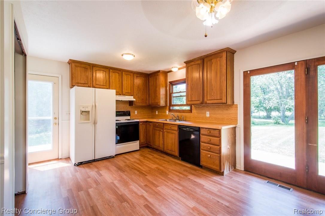 5180 Dutton Road Gregory, MI 48137 - Photo 2 of 32 Dutton-12.jpg