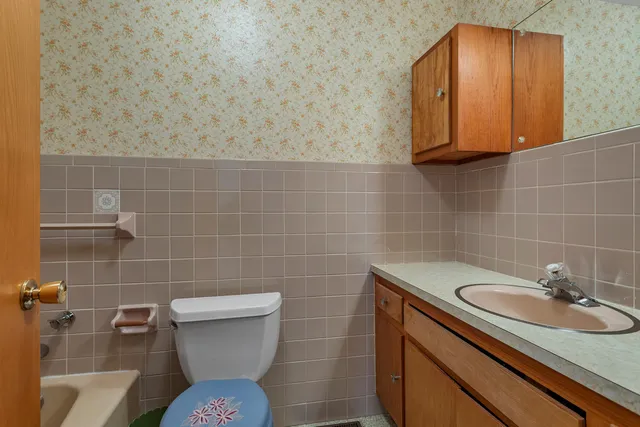 $119,900 | 708 South E Street, Hammond, IL 61929