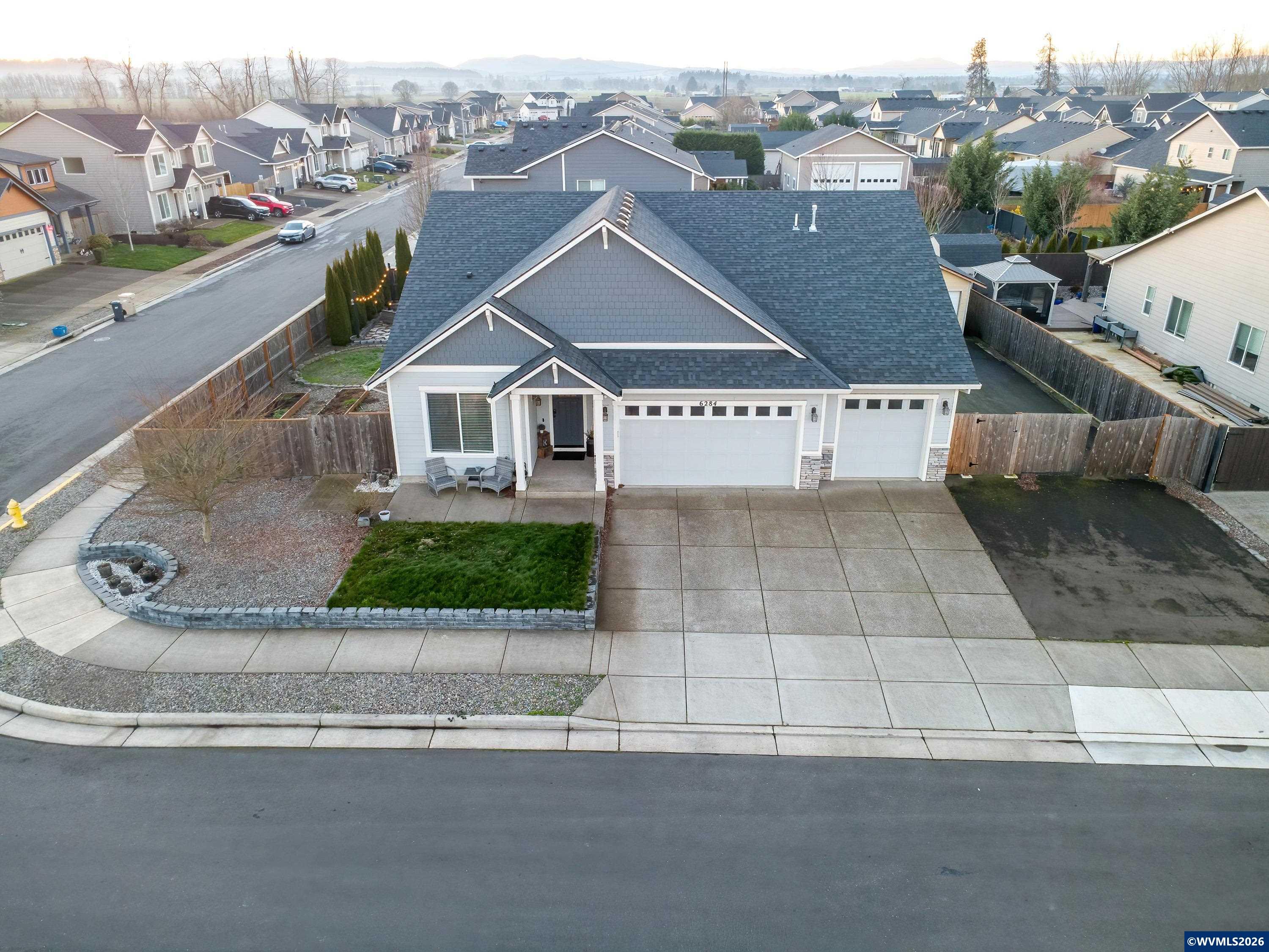 6284 Barker Street Albany, OR 97321 - Photo 4 of 48