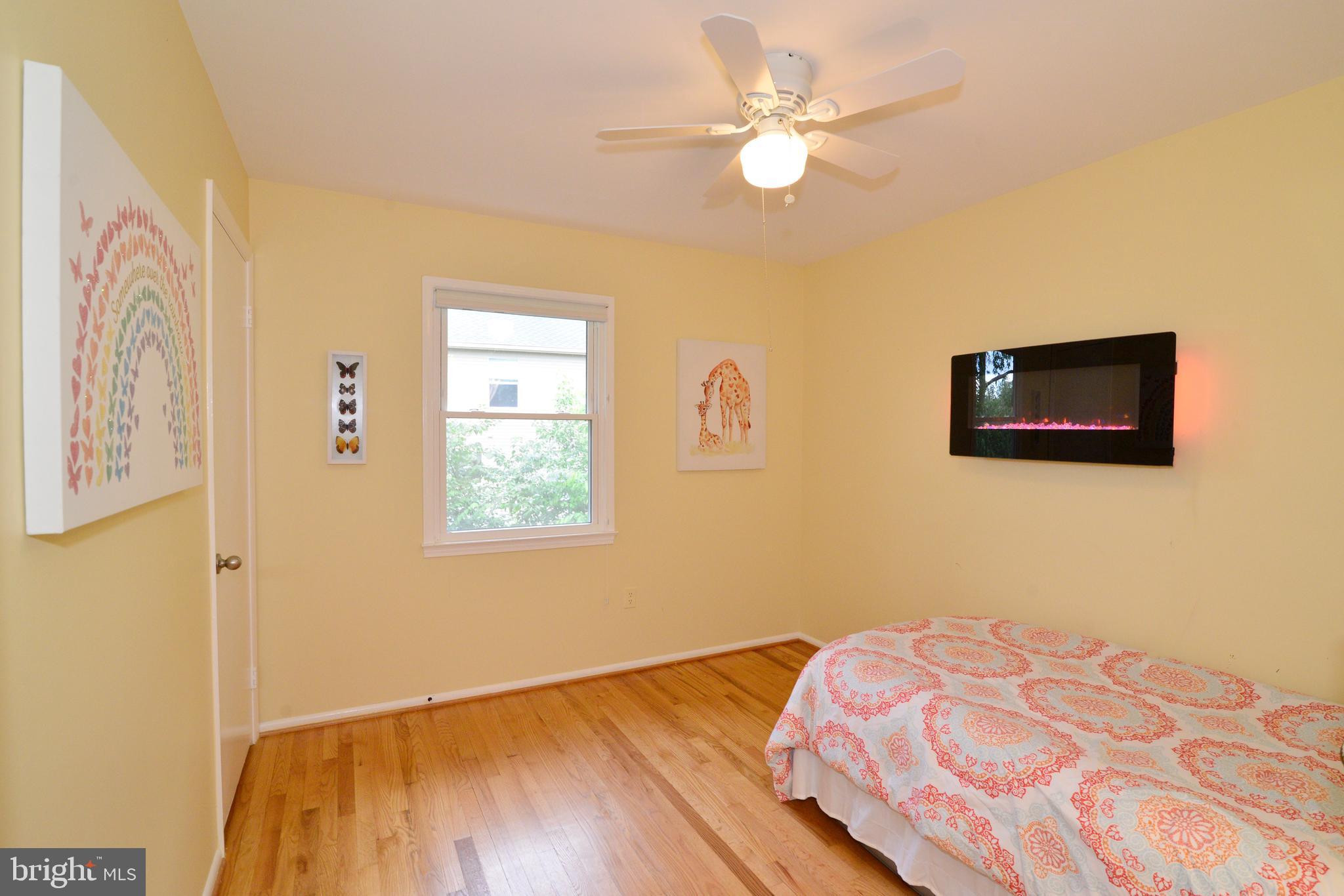 1501 Coat Ridge Road Herndon, VA 20170 - Photo 17 of 29 Upper Level Bedroom #2.