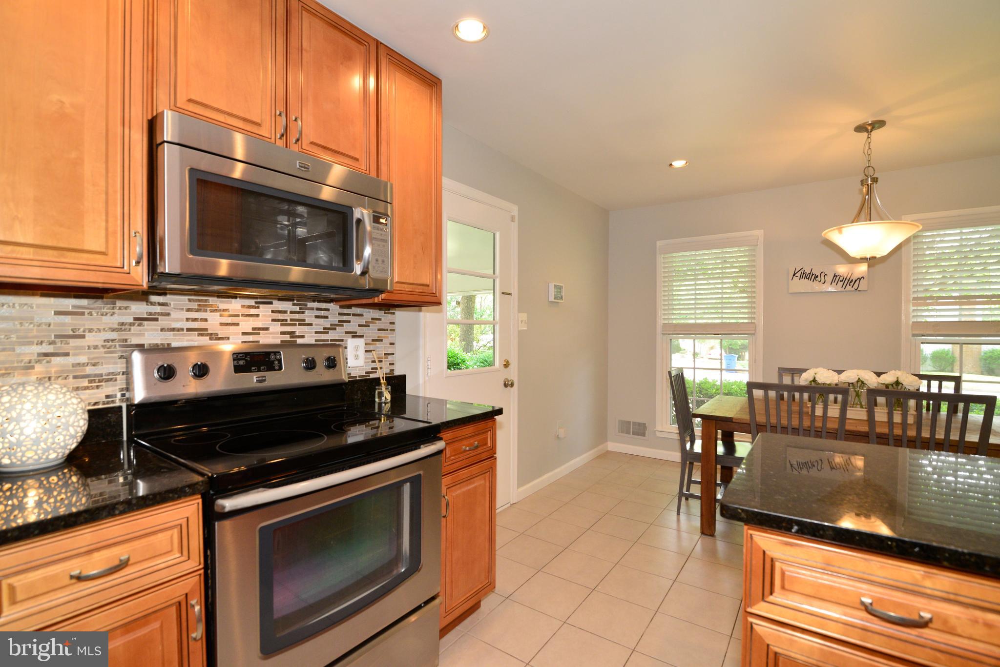 1501 Coat Ridge Road Herndon, VA 20170 - Photo 3 of 29 Remodeled Gourmet Kitchen.