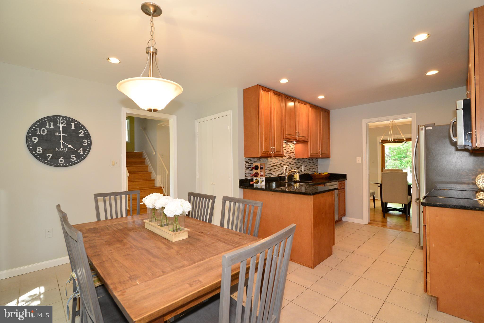 1501 Coat Ridge Road Herndon, VA 20170 - Photo 6 of 29 Spacious Eat-In Kitchen.