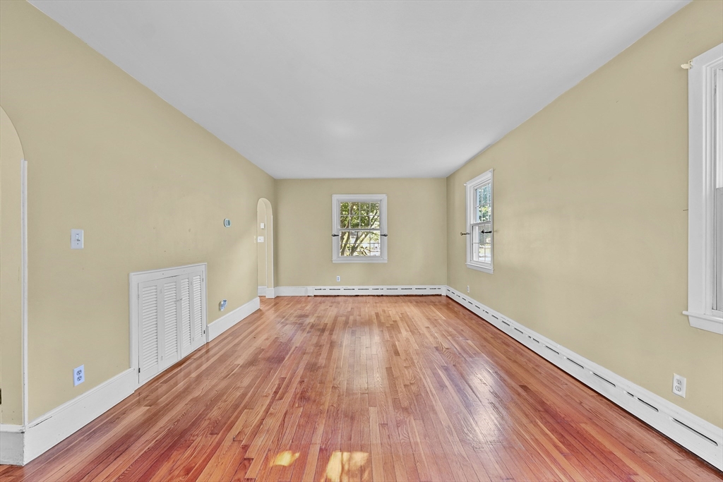 21 Vinnicum Road Swansea, MA 02777 - Photo 12 of 36 Gallery Image 12