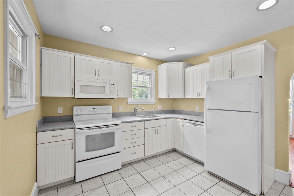 21 Vinnicum Road Swansea, MA 02777 - Photo 16 of 36 Gallery Image 16