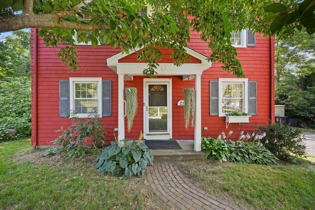 21 Vinnicum Road Swansea, MA 02777 - Photo 3 of 36 Gallery Image 3