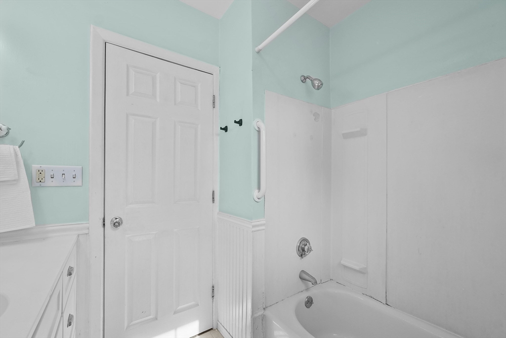 21 Vinnicum Road Swansea, MA 02777 - Photo 31 of 36 Gallery Image 31