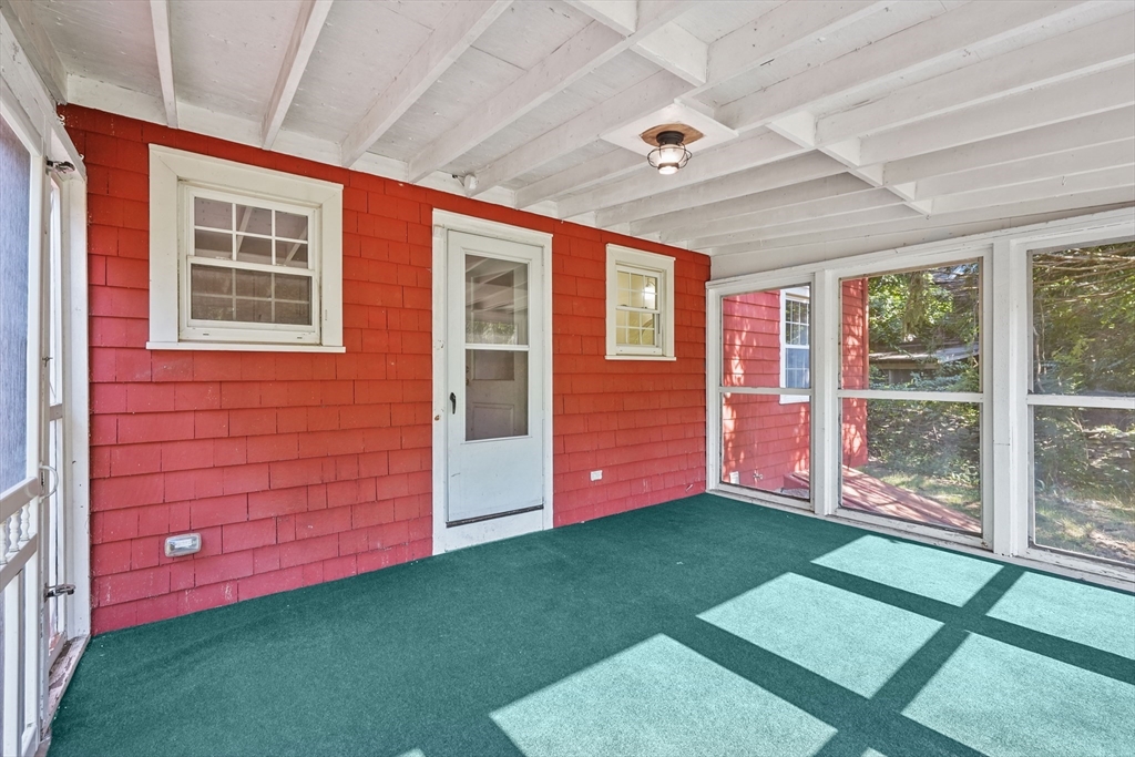 21 Vinnicum Road Swansea, MA 02777 - Photo 33 of 36 Gallery Image 33