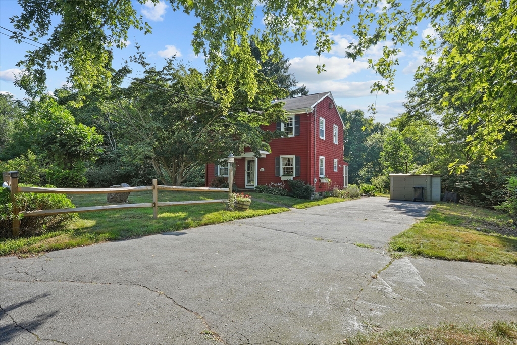 21 Vinnicum Road Swansea, MA 02777 - Photo 4 of 36 Gallery Image 4