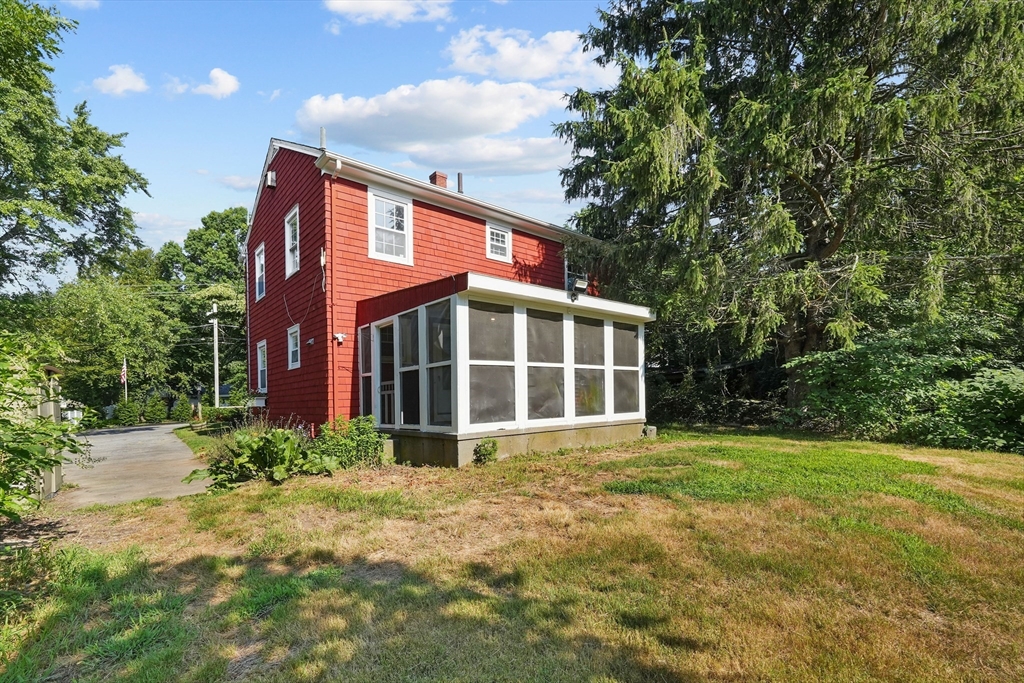 21 Vinnicum Road Swansea, MA 02777 - Photo 5 of 36 Gallery Image 5