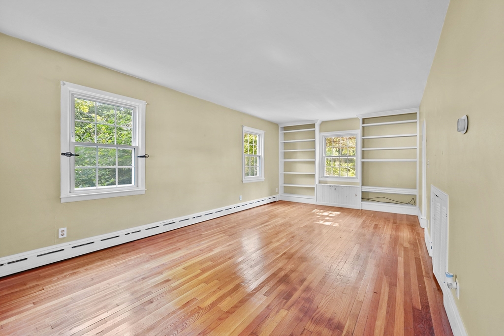 21 Vinnicum Road Swansea, MA 02777 - Photo 10 of 36 Gallery Image 10