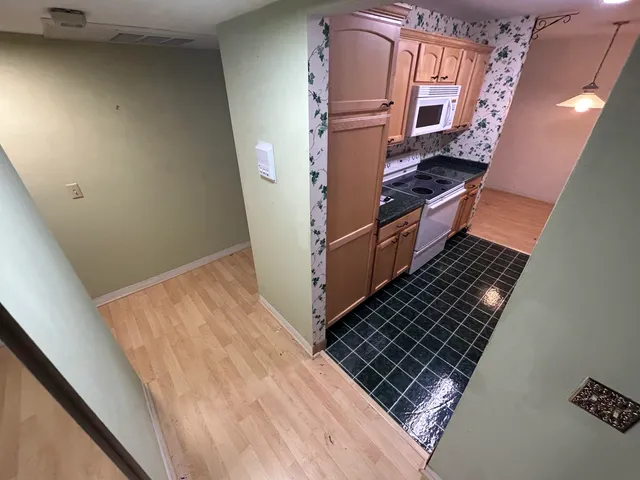 $89,900 | 5253 North Lovers Lane Road, Unit 204, Milwaukee, WI 53225