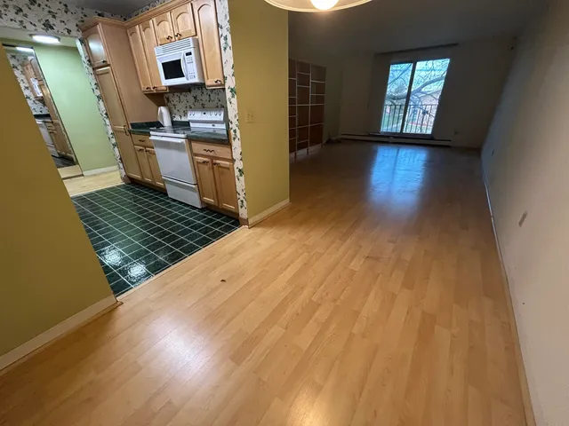 $89,900 | 5253 North Lovers Lane Road, Unit 204, Milwaukee, WI 53225