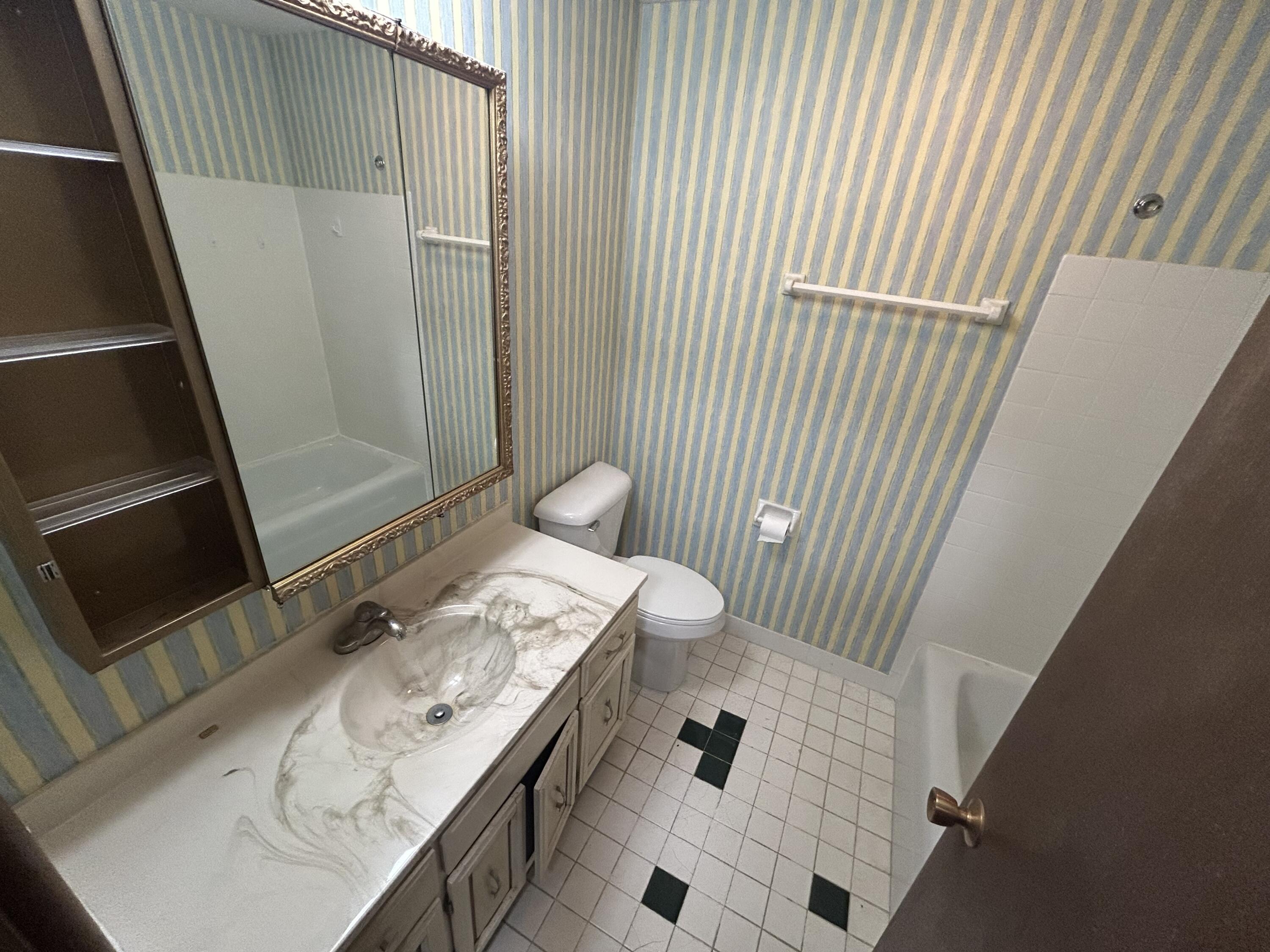 5253 North Lovers Lane Road, Unit 204 Milwaukee, WI 53225 - Photo 20 of 22 IMG_2931