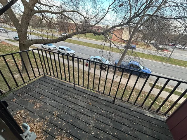 $89,900 | 5253 North Lovers Lane Road, Unit 204, Milwaukee, WI 53225