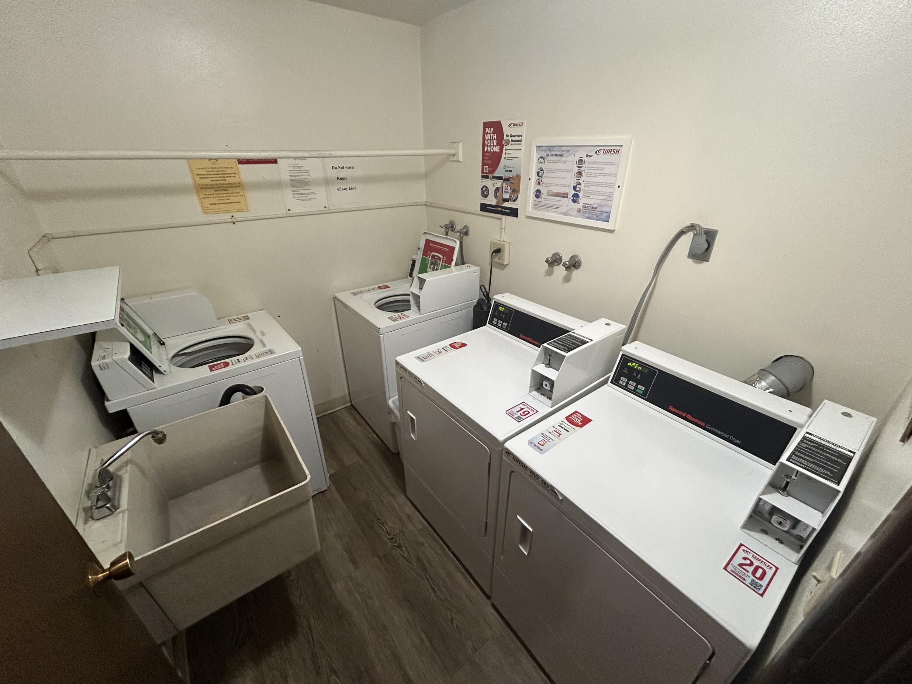 5253 North Lovers Lane Road, Unit 204 Milwaukee, WI 53225 - Photo 3 of 22 IMG_2933