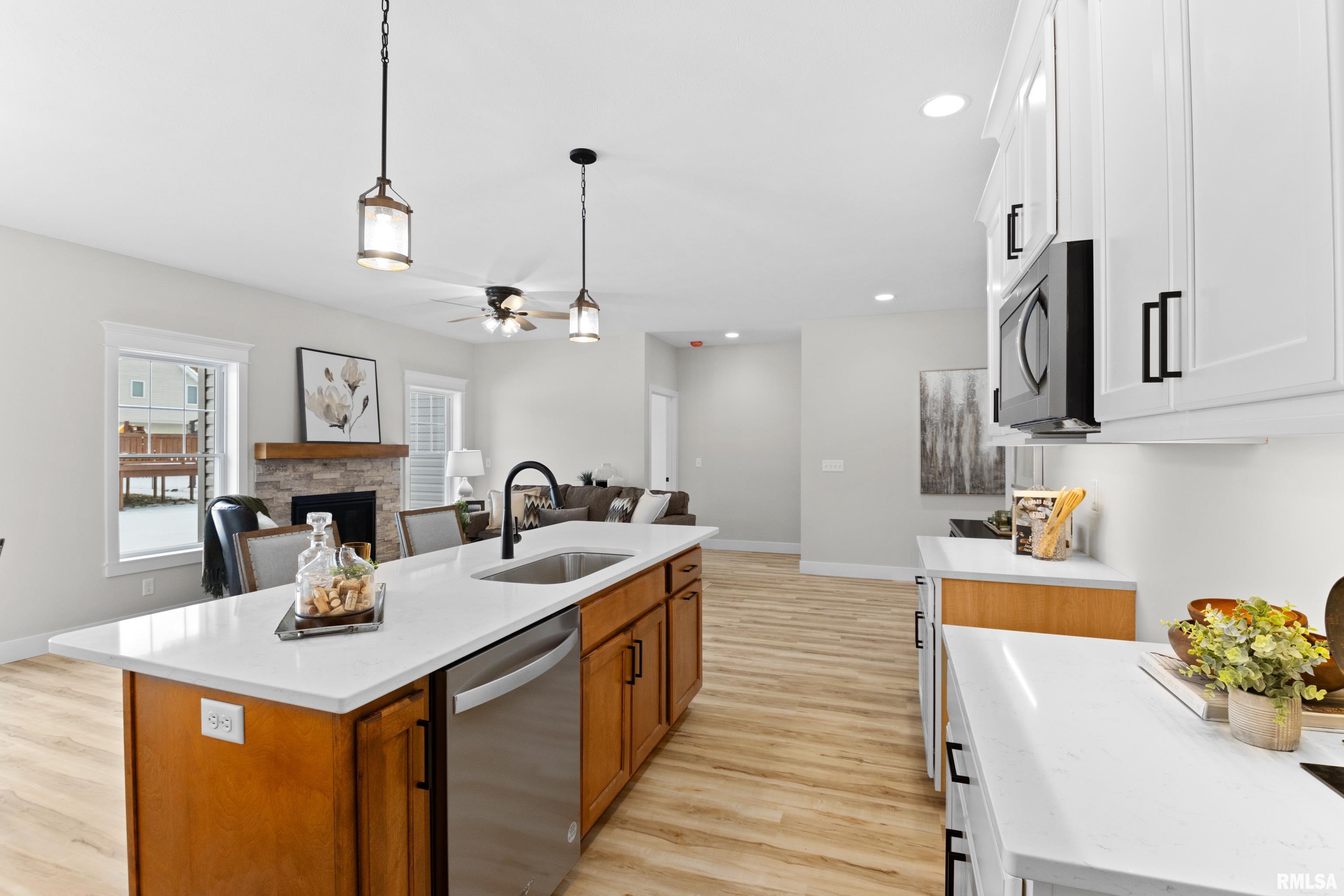 1604 Remington Road Pekin, IL 61554 - Photo 18 of 36 Gallery Image 18