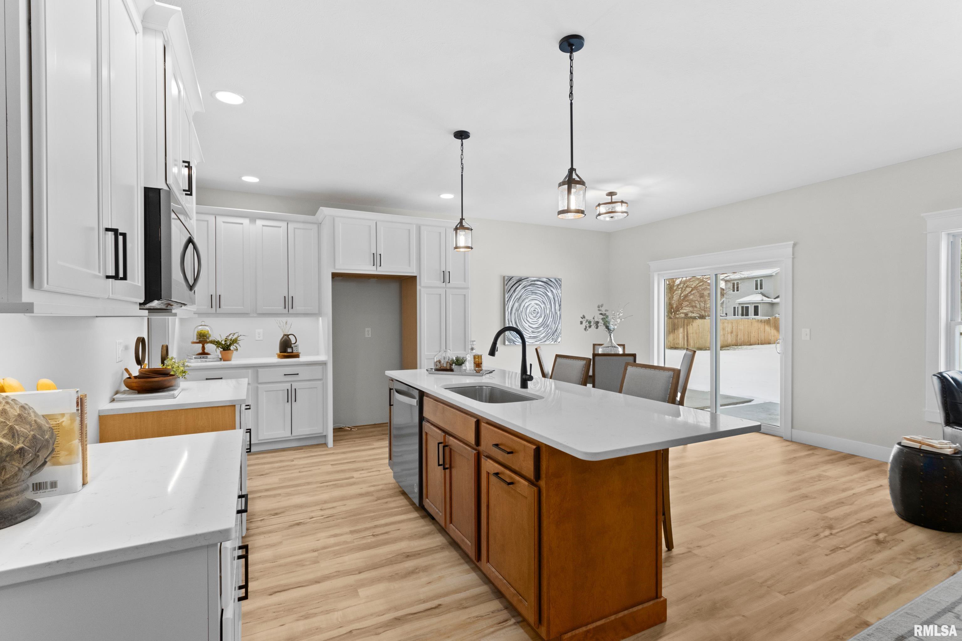 1604 Remington Road Pekin, IL 61554 - Photo 20 of 36 Gallery Image 20