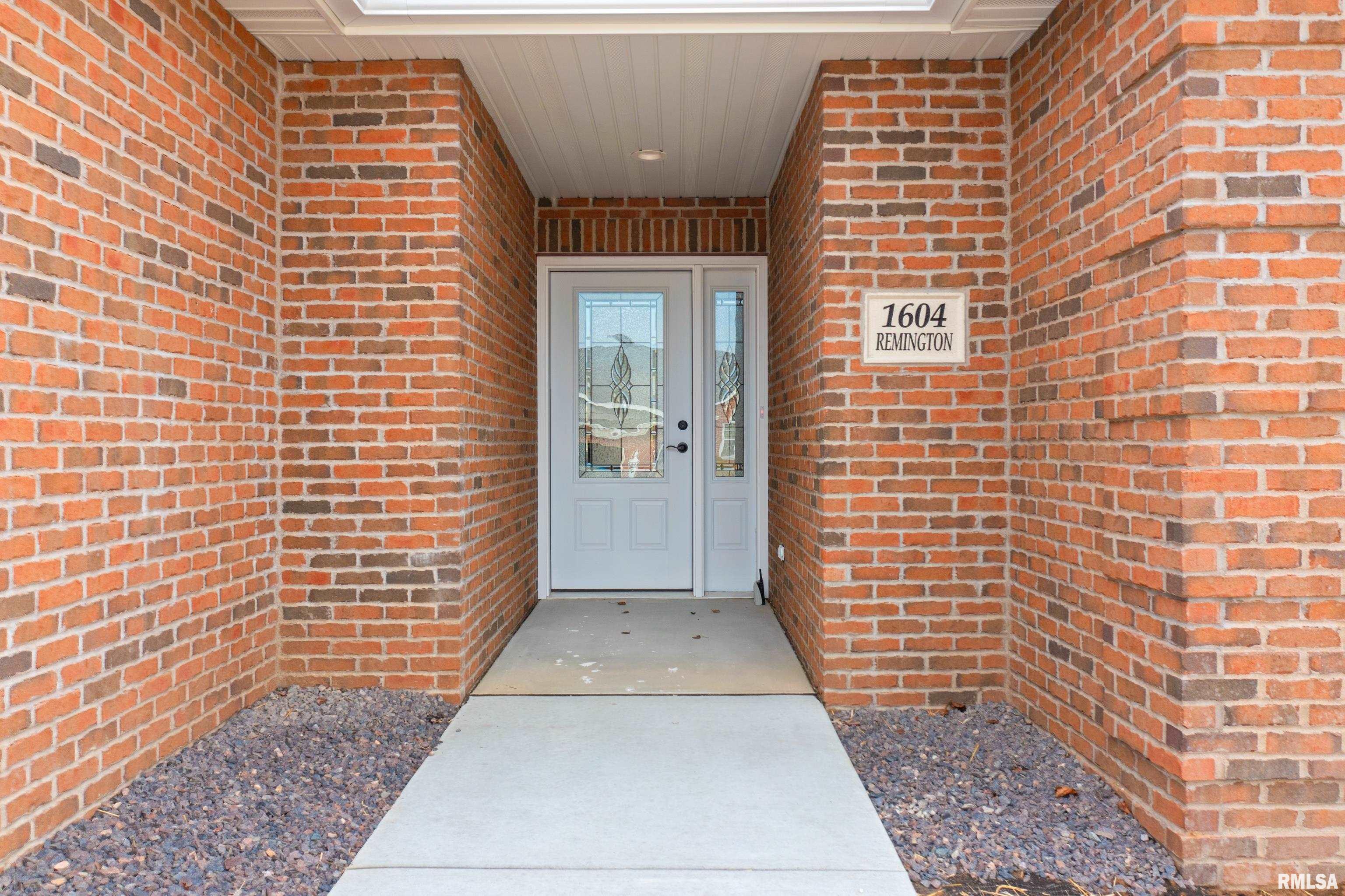 1604 Remington Road Pekin, IL 61554 - Photo 8 of 36 Gallery Image 8