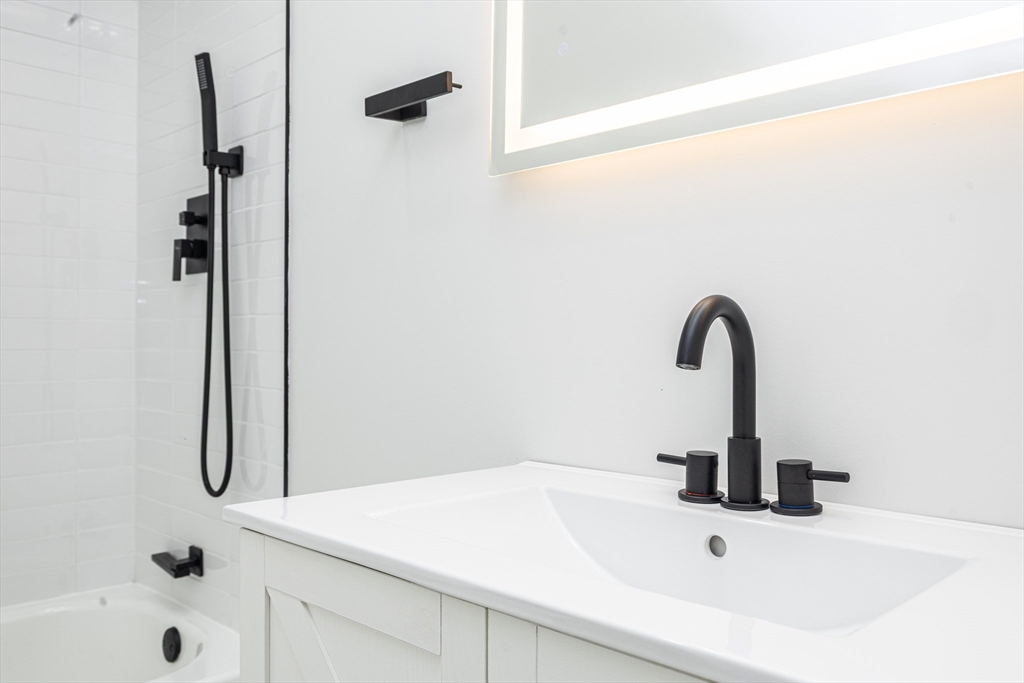 40 Devon Street, Unit 3 Boston, MA 02121 - Photo 13 of 23