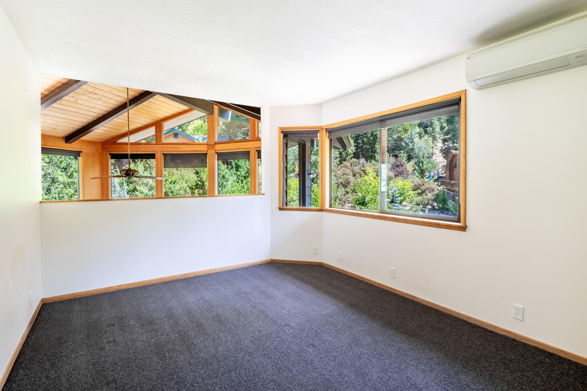 24752 Fern Valley Road Idyllwild, CA 92549 - Photo 21 of 35 an empty room with a window