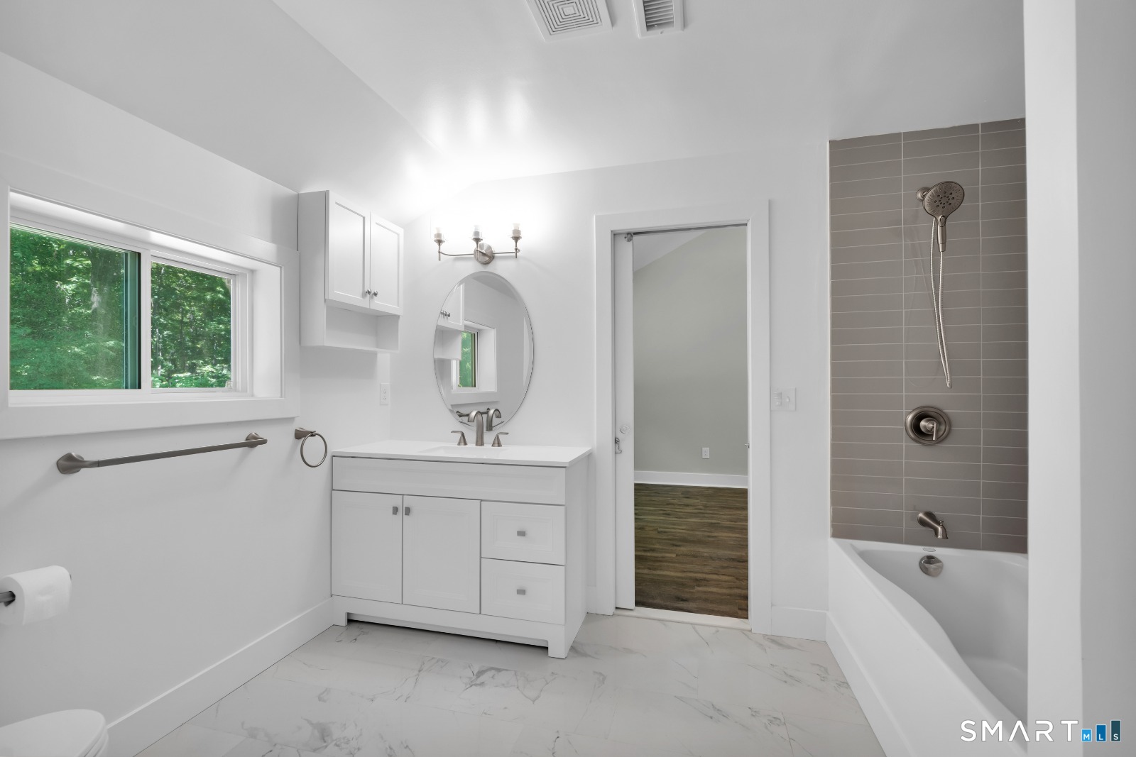 450 Danbury Road Wilton, CT 06897 - Photo 12 of 21 Gallery Image 12