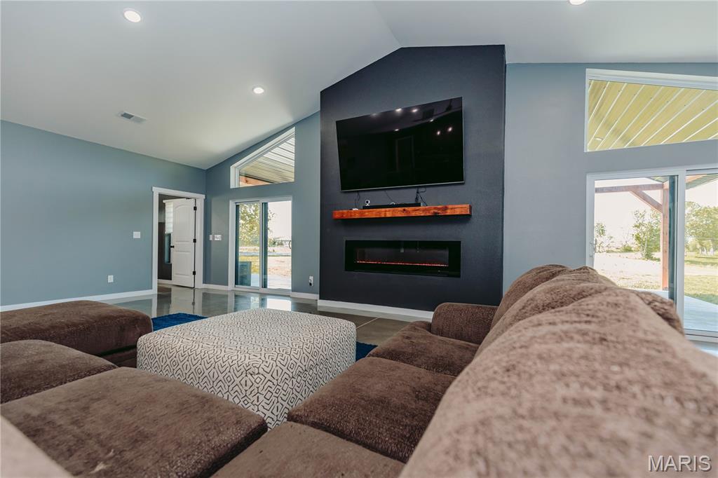 15135 Highway 28 Dixon, MO 65459 - Photo 8 of 83