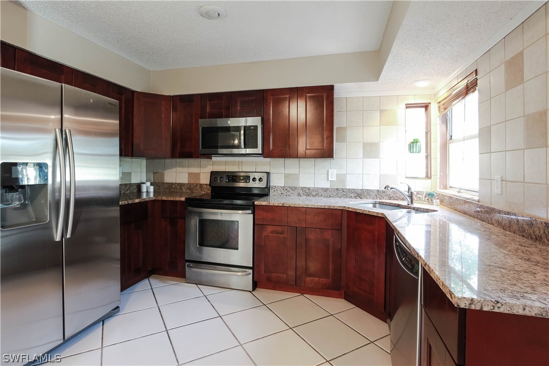 9188 Hamlin Road East Fort Myers, FL 33967 - Photo 5 of 15 Gallery Image 5