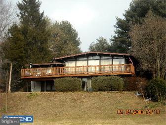41 Wood Ridge Road Thornton, PA 19373 - Photo 1 of 12 Exterior Front