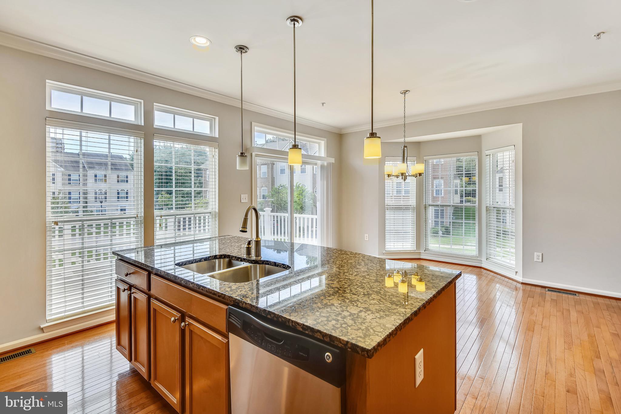 7652 Sandhurst Lane Hanover, MD 21076 - Photo 11 of 57