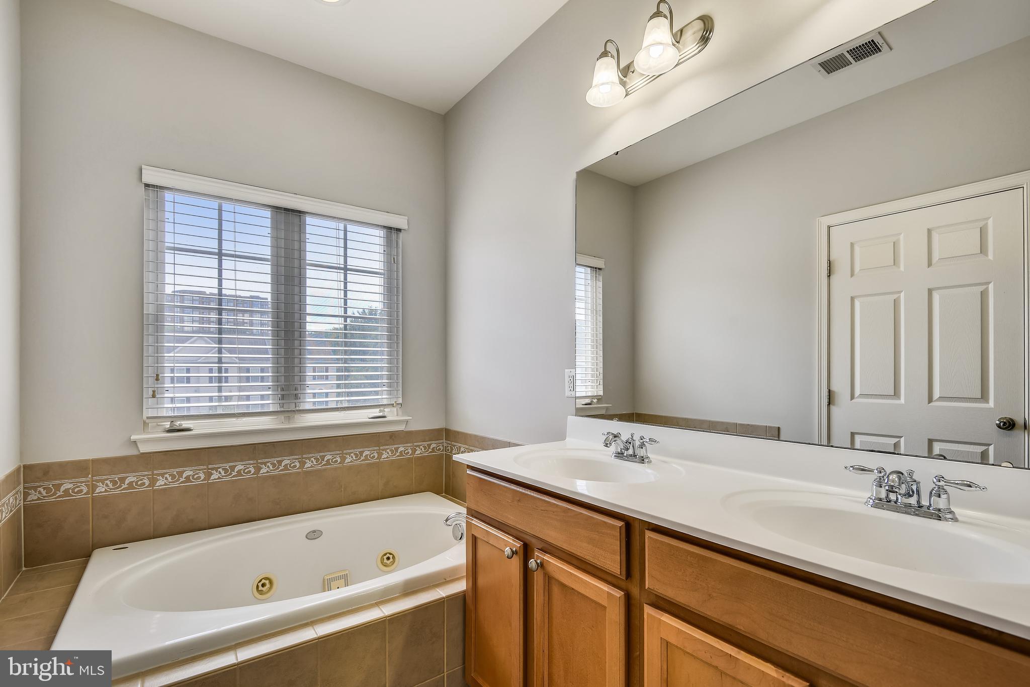 7652 Sandhurst Lane Hanover, MD 21076 - Photo 24 of 57