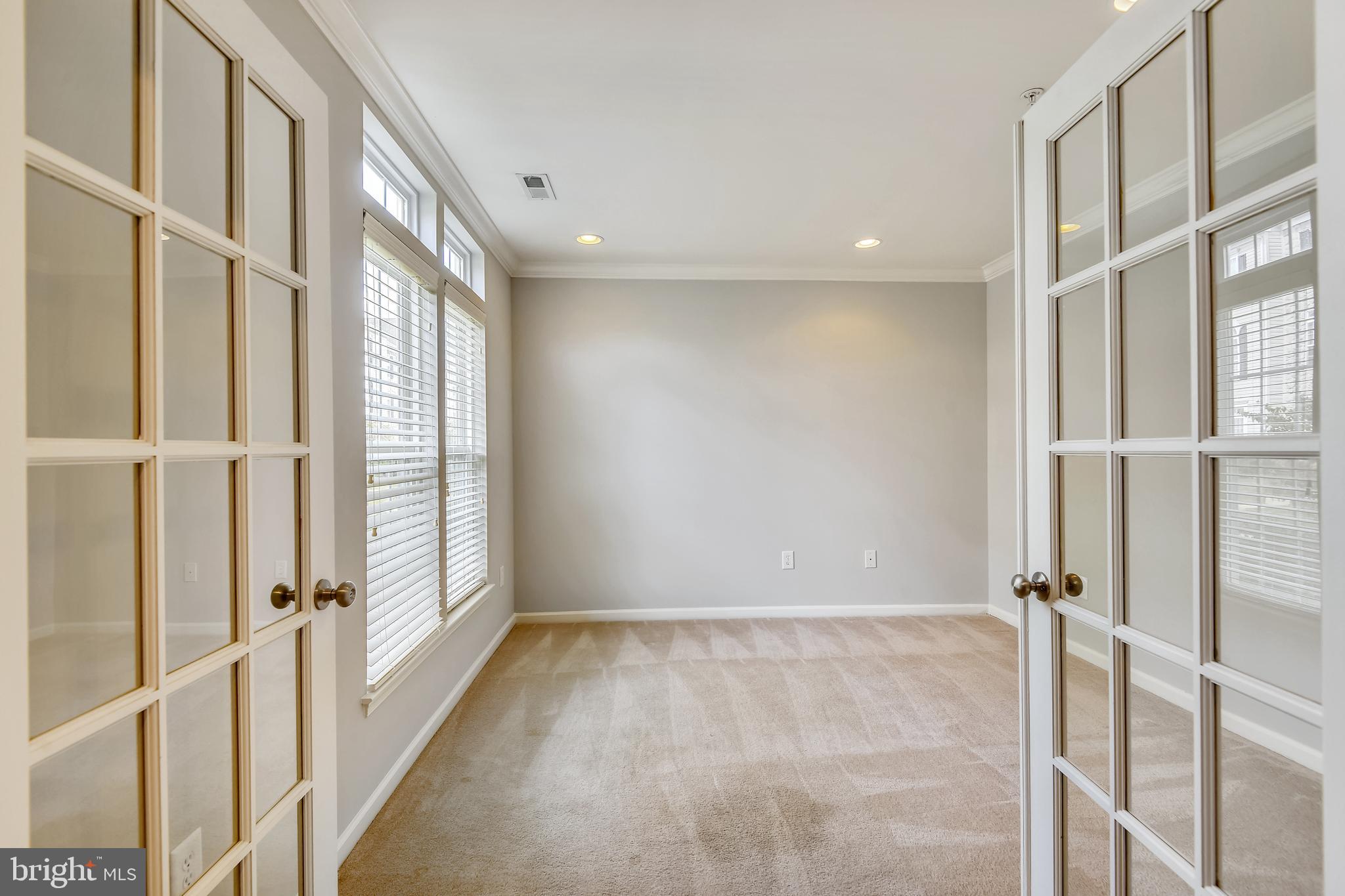 7652 Sandhurst Lane Hanover, MD 21076 - Photo 34 of 57
