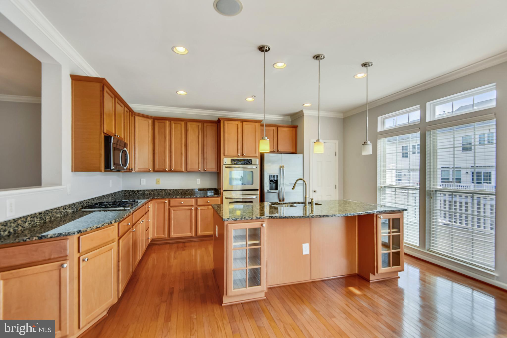 7652 Sandhurst Lane Hanover, MD 21076 - Photo 8 of 57