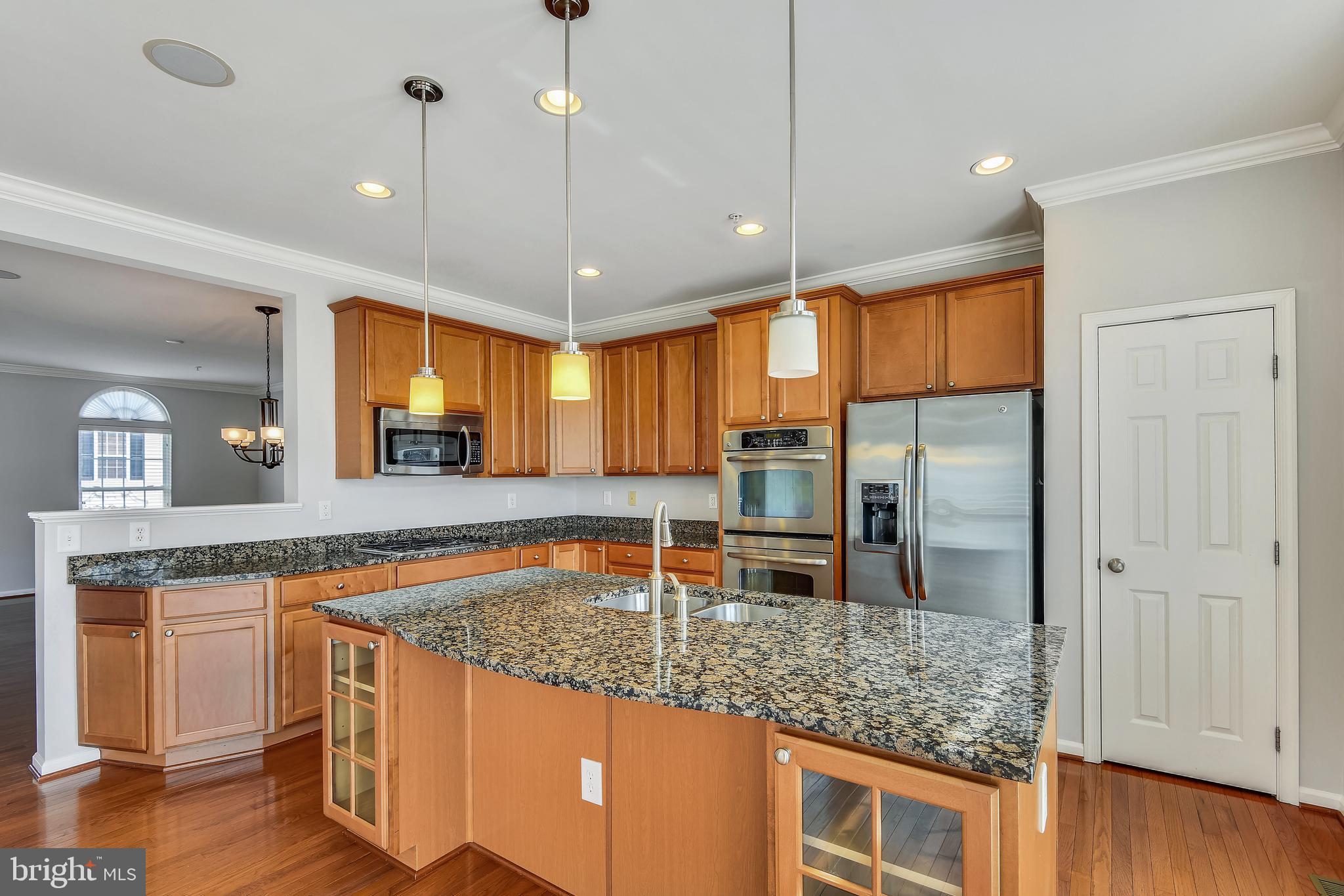 7652 Sandhurst Lane Hanover, MD 21076 - Photo 9 of 57