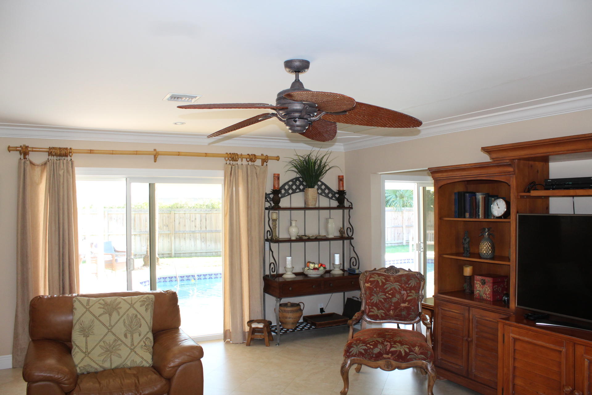 366 Elm Avenue Tequesta, FL 33469 - Photo 16 of 37 IMG_9658