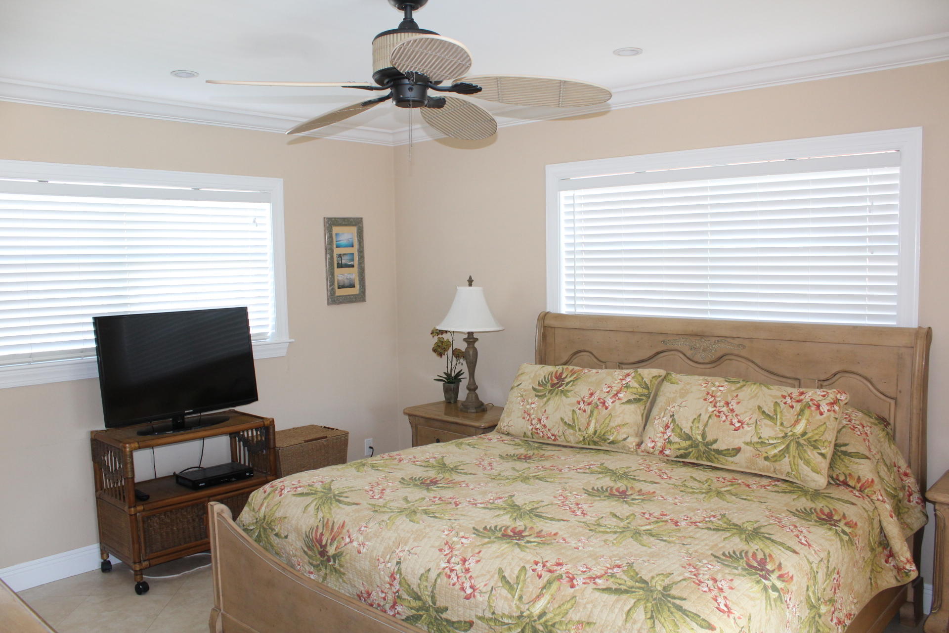 366 Elm Avenue Tequesta, FL 33469 - Photo 25 of 37 IMG_9667