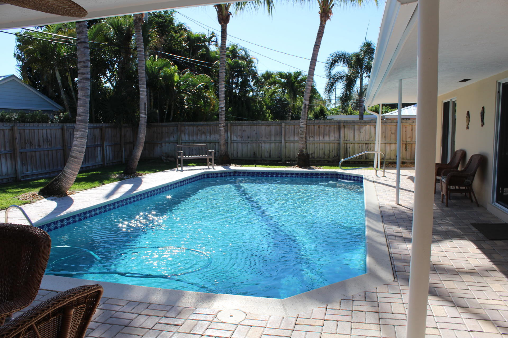366 Elm Avenue Tequesta, FL 33469 - Photo 29 of 37 IMG_9672
