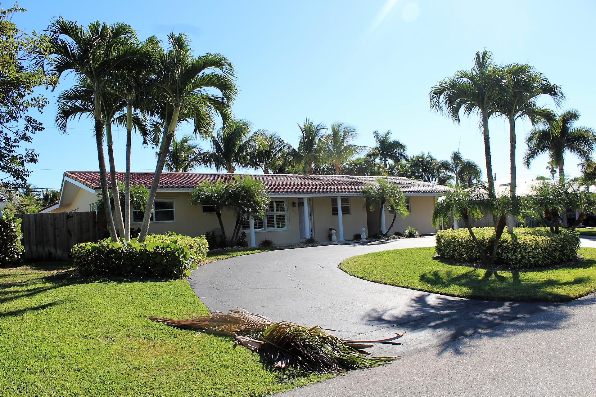 366 Elm Avenue Tequesta, FL 33469 - Photo 6 of 37 IMG_9644