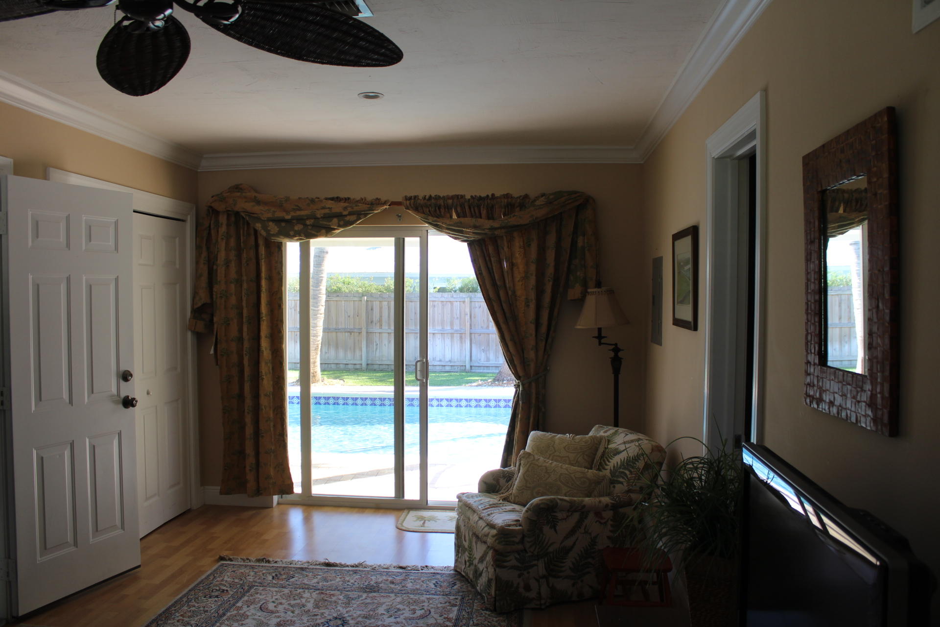 366 Elm Avenue Tequesta, FL 33469 - Photo 8 of 37 IMG_9646