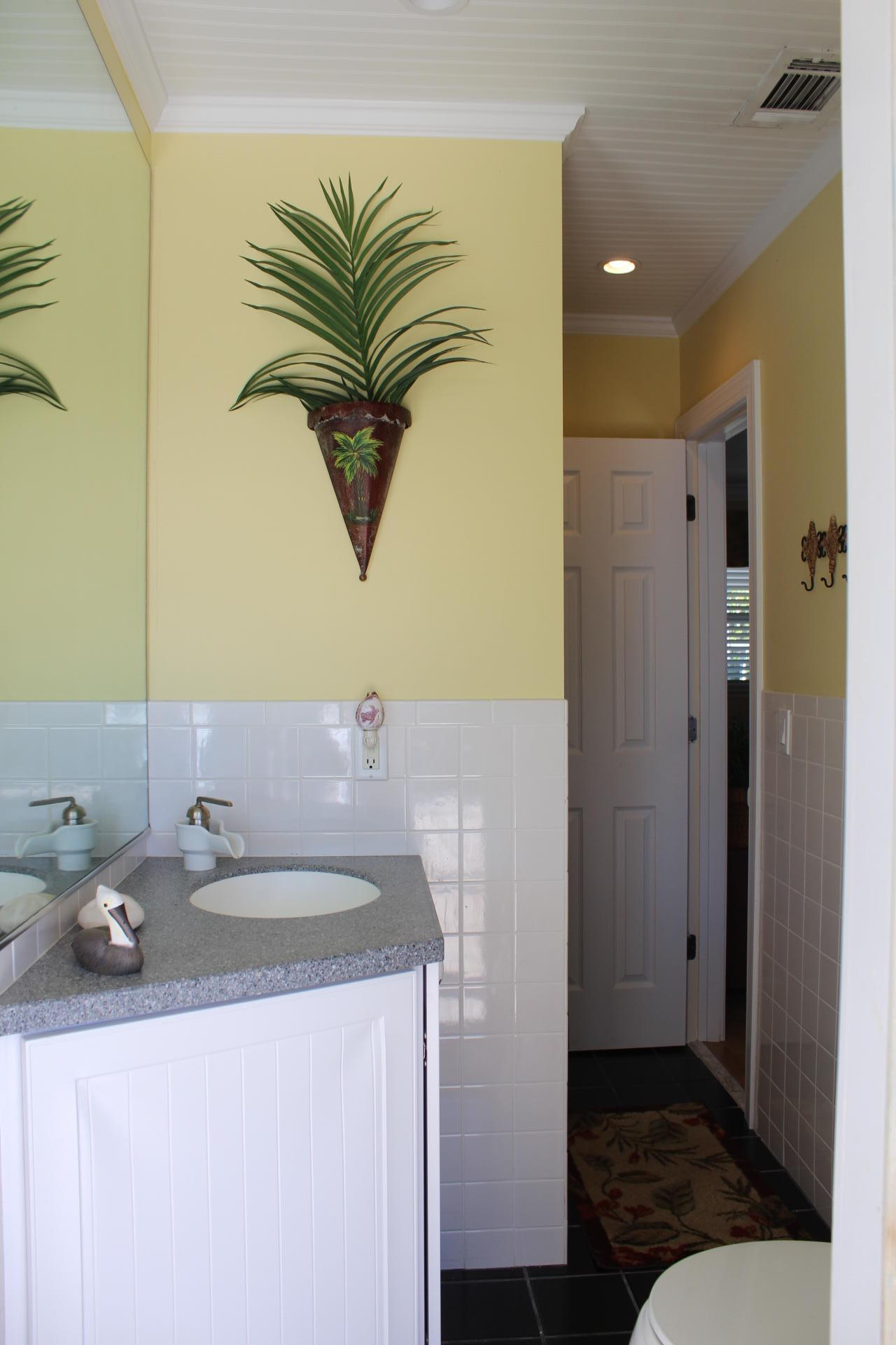 366 Elm Avenue Tequesta, FL 33469 - Photo 9 of 37 IMG_9648