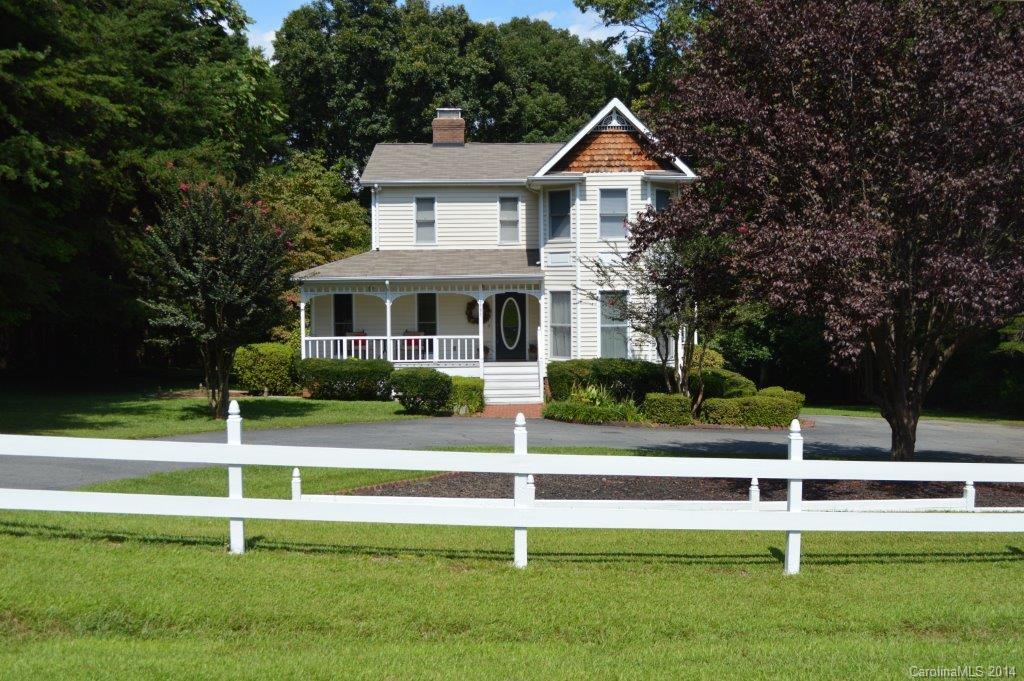2565 Lake Shore Road South Denver, NC 28037 - Photo 2 of 18 Gallery Image 2