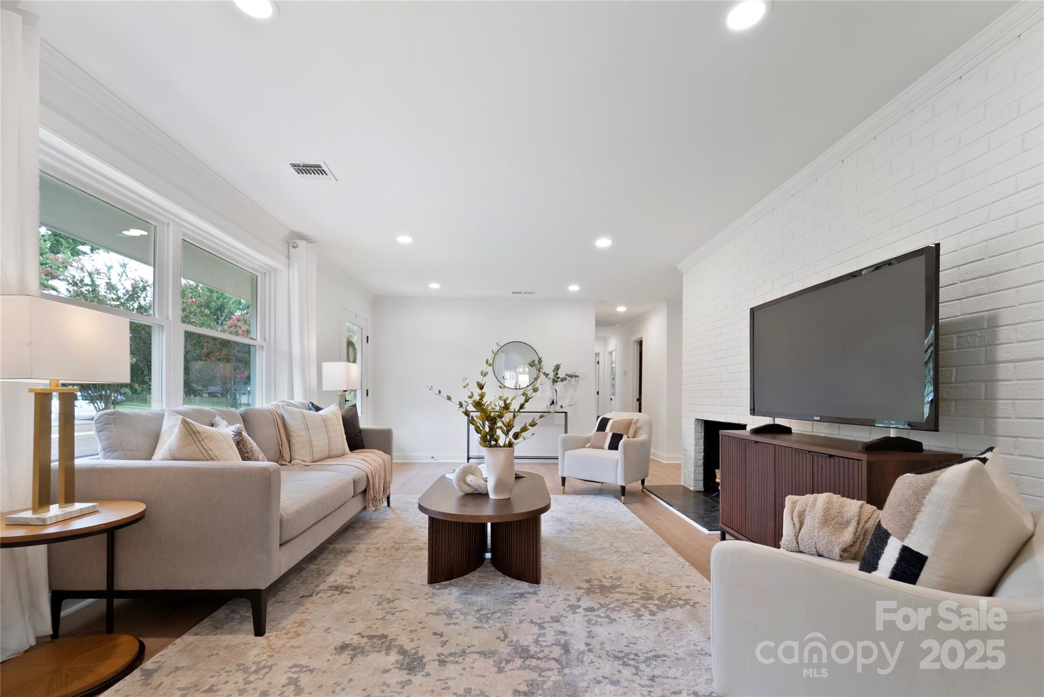 5220 Seacroft Road Charlotte, NC 28210 - Photo 3 of 35 Gallery Image 3