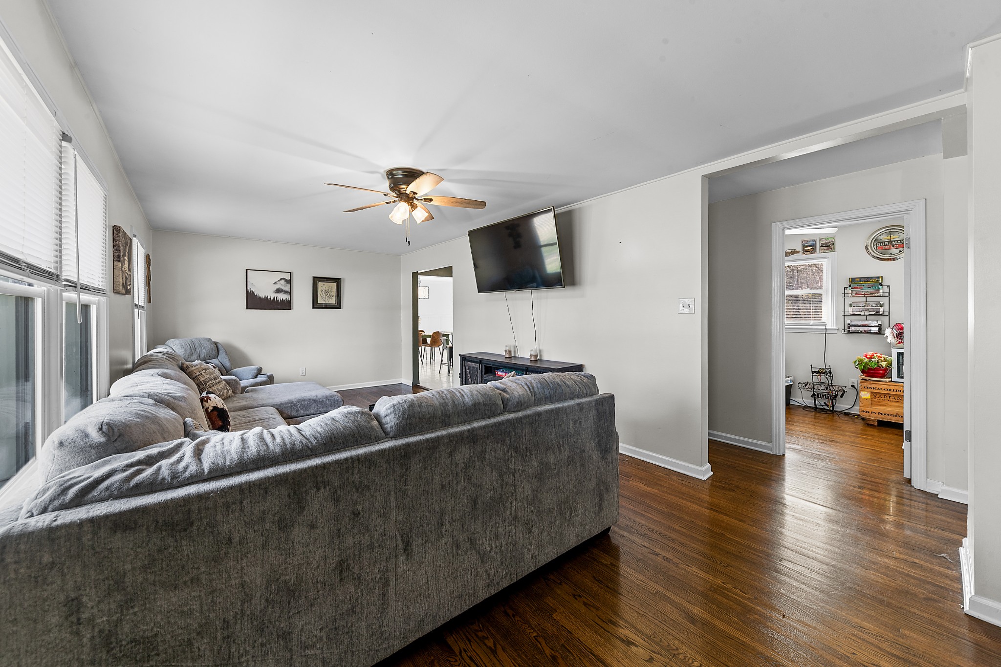 2318 Verona Caney Road Lewisburg, TN 37091 - Photo 12 of 70 a living room with furniture and a flat screen tv