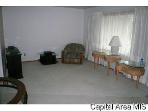 11 St Marys Court Springfield, IL 62702 - Photo 2 of 8