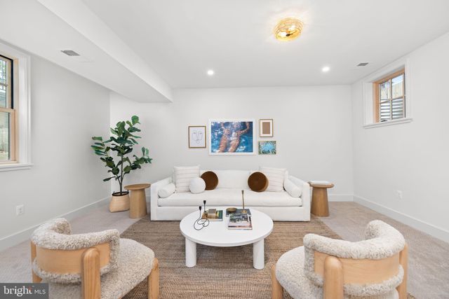 $2,225,000 | 803 Russell Road, Alexandria, VA 22301