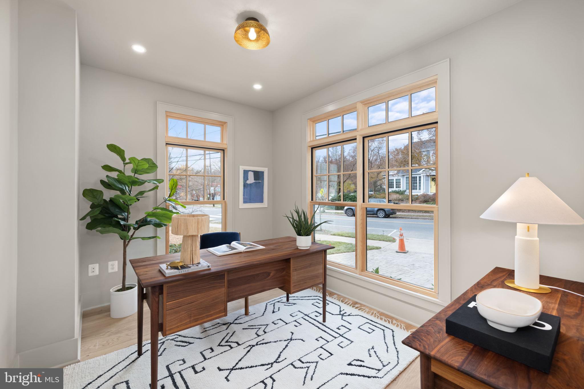 803 Russell Road Alexandria, VA 22301 - Photo 5 of 63