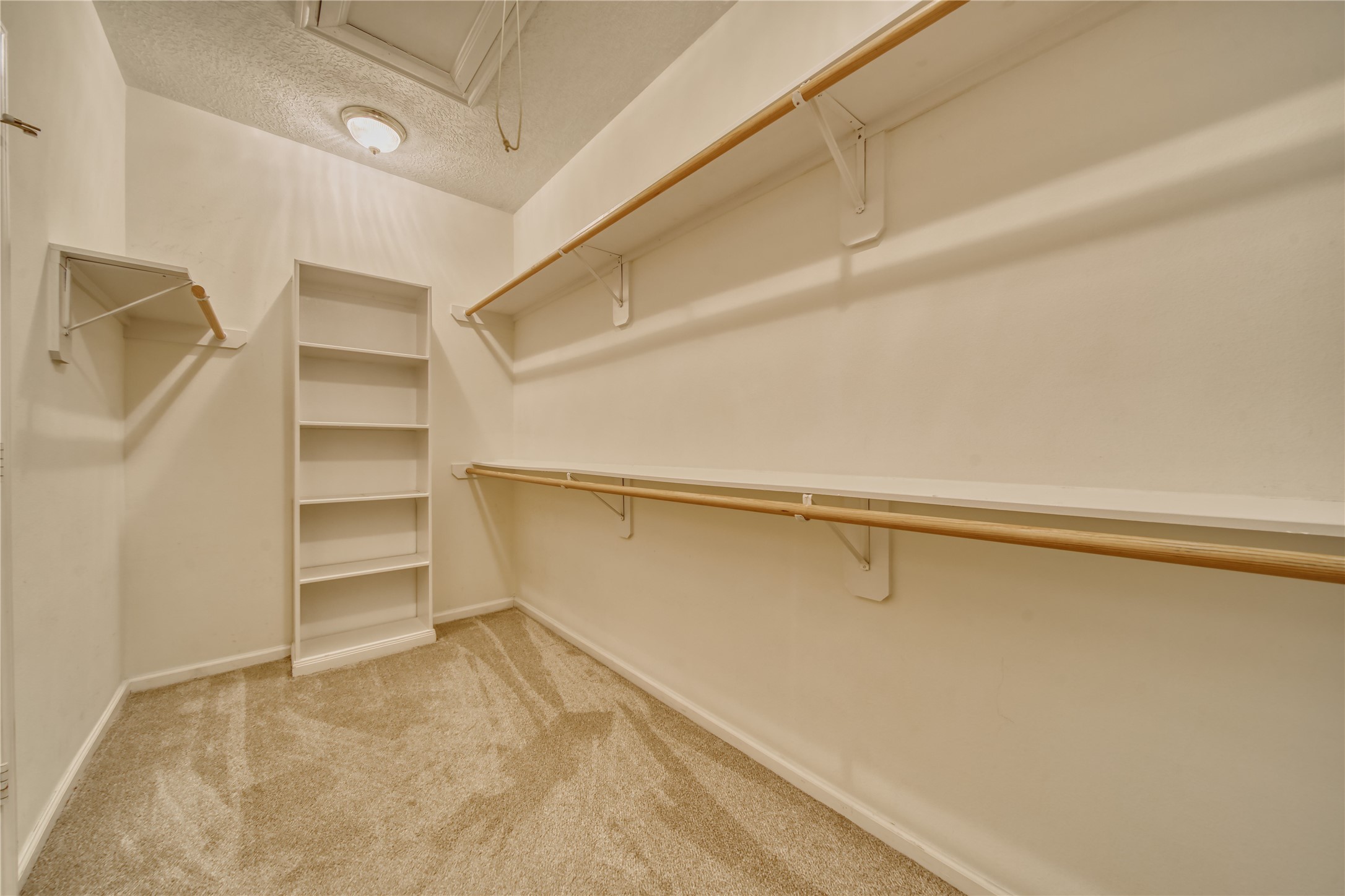 770 Hunt Road, Unit 314 Baytown, TX 77521 - Photo 16 of 26 a view of an empty walk in closet