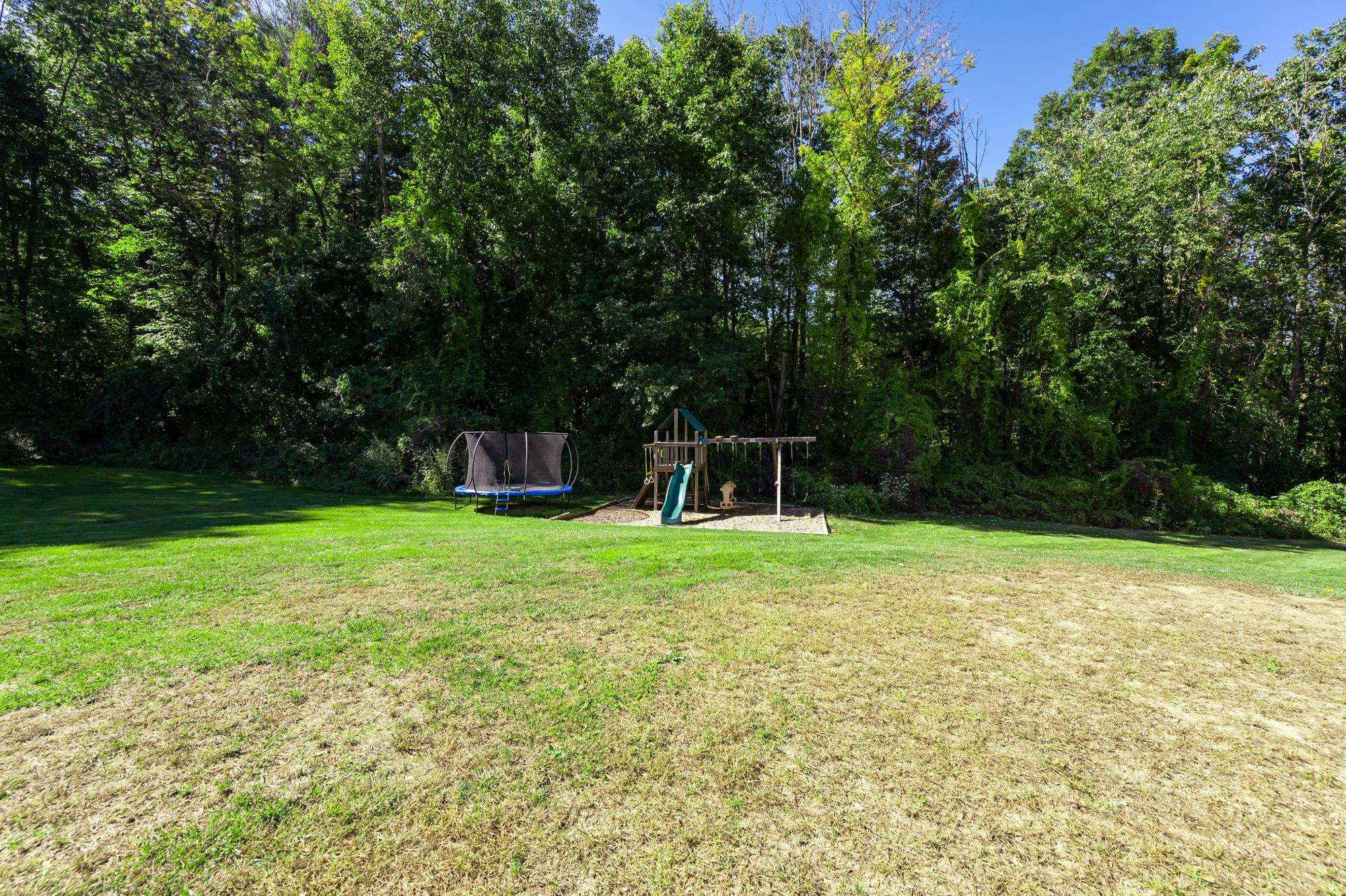 60 Pinecrest Drive Bedford, NH 03110 - Photo 32 of 46