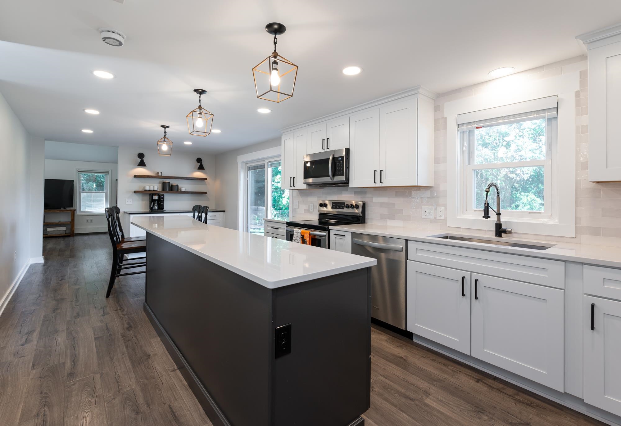 60 Pinecrest Drive Bedford, NH 03110 - Photo 4 of 46