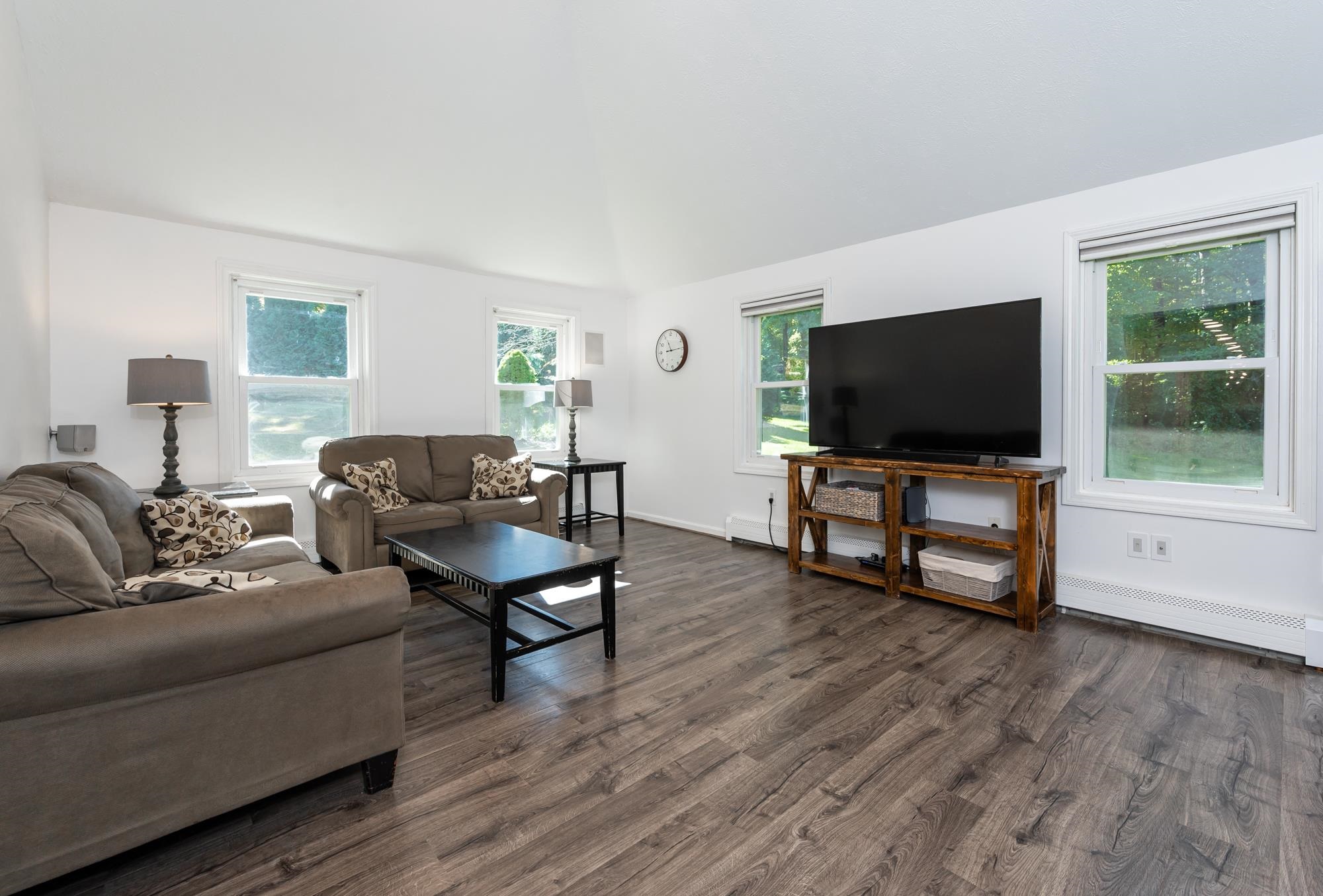 60 Pinecrest Drive Bedford, NH 03110 - Photo 8 of 46